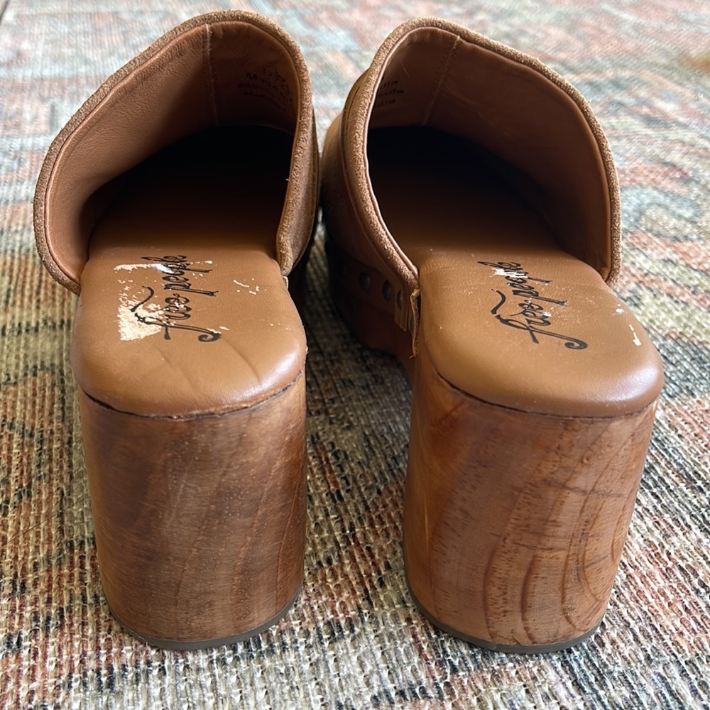Free People Calabasas Clog in Brown Suede - Picture 8 of 8